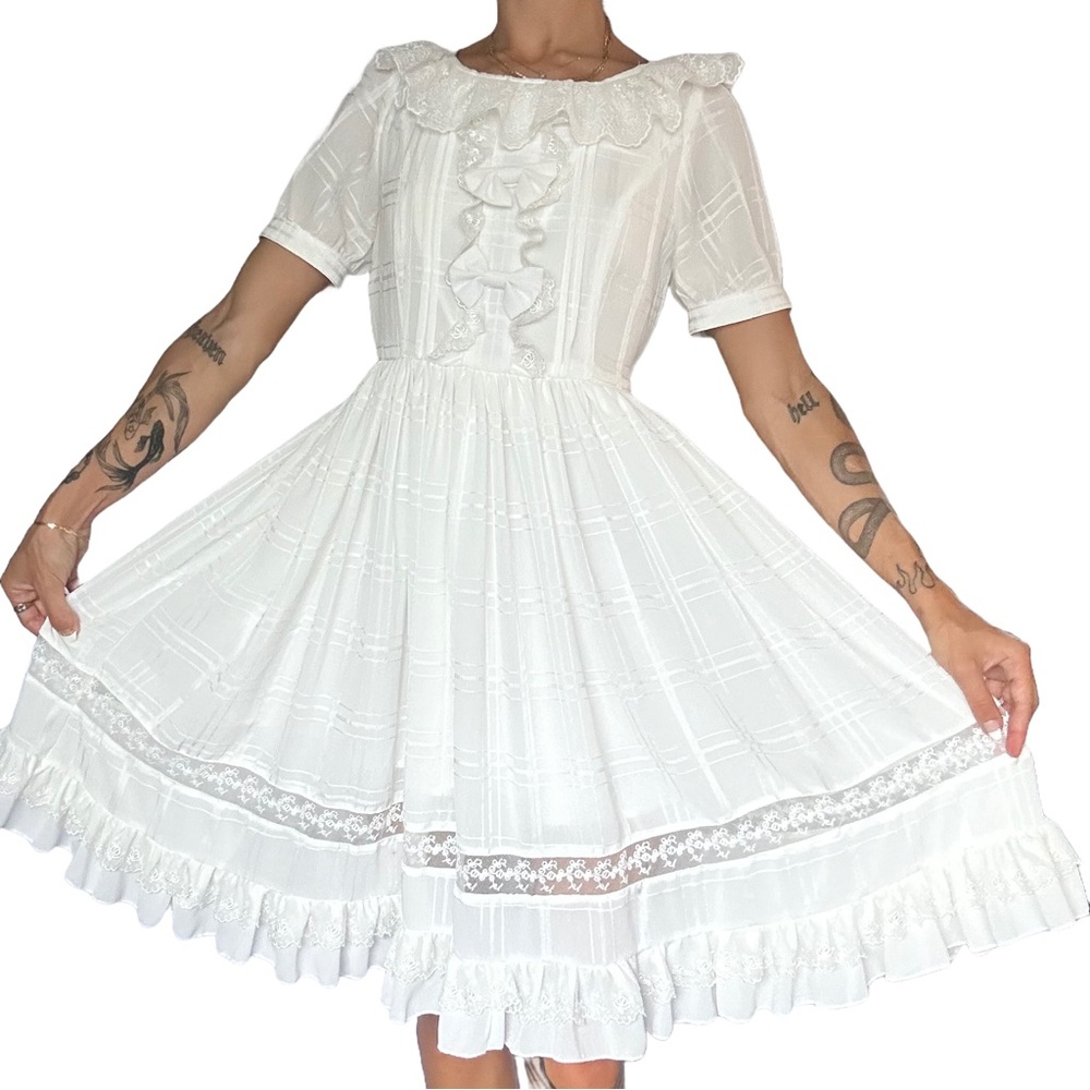 Lolitimes White Lolita Dress Zhi Jin Yuan Soft Bows Lace Cosplay Costume